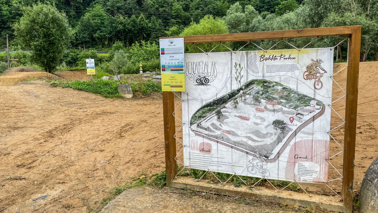 Cursos de bicicleta en el parque Xendapedalak