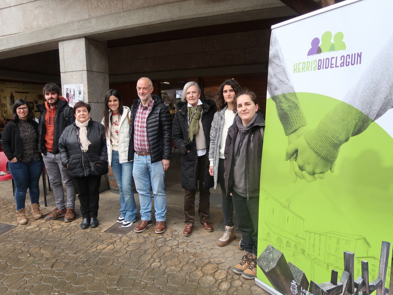 El Ayuntamiento presenta el programa Herria Bidelagun, para hacer frente a la soledad