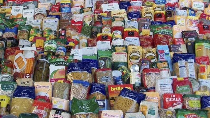 Campaña de recogida de alimentos de la asociación de jubilados Aldaieta
