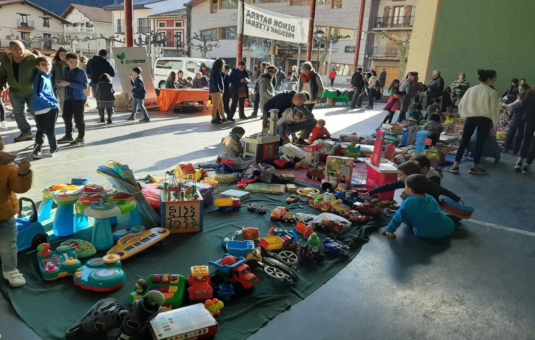 Este domingo se celebra el mercado solidario