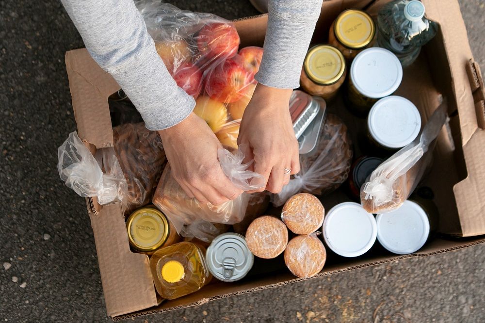 La asociación de jubilados Aldaieta organiza una recogida de alimentos para familias necesitadas